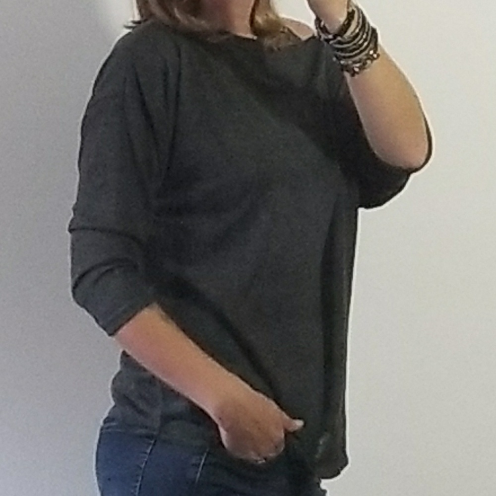 Loose Off Shoulder Loose Shirt - Picture 7 of 7